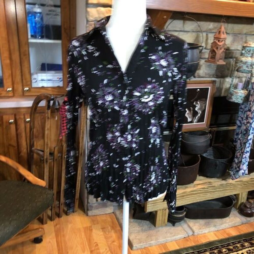 Apt.9 black accordion style material long sleeve